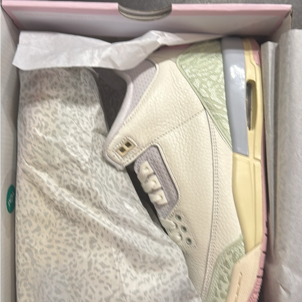 Brand new Air Jordan 3 Retro OG Easter (GS) size 7y/8.5 women